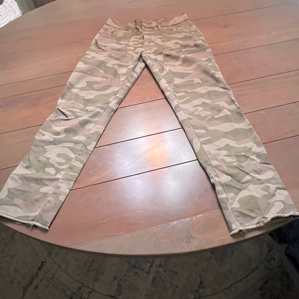 Democracy denim, women’s size 6